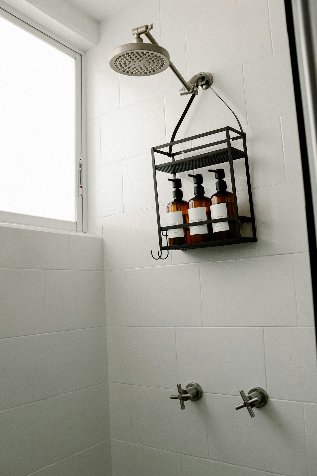 Tension vs Drilled Shower Storage: Which Should You Choose?