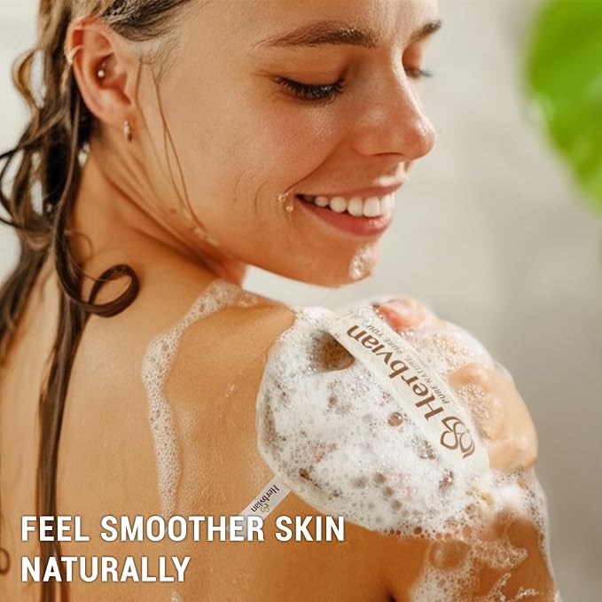Natural Loofah Exfoliating Body Scrubber Pads for Bath and Shower | Made from 100% plant-based Vietnamese loofah to exfoliate and cleanse skin during baths and showers.