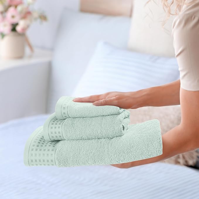 GLAMBURG Ultra Soft 3 Pack Cotton Towel Set, Contains a Bath Towel 28x55 inch, a Hand Towel 16x24 inch & a Wash Coth 12x12 inch, Ideal Everyday use, Compact & Lightweight - Sea Green