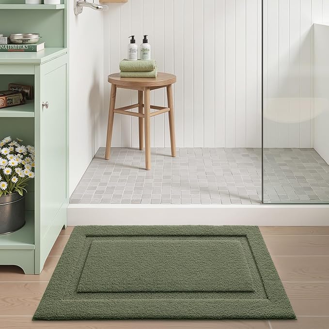 LUMI Ultra Soft Bathroom Rugs Absorbent, Non Slip Bath Mat 17x30, Green | Machine Washable with Rubber Backing, Quick Dry, Premium Microfiber Plush Carpet for Bathtub and Shower Floor