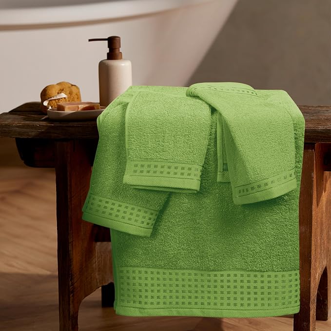 GLAMBURG Ultra Soft 3 Pack Cotton Towel Set, Contains a Bath Towel 28x55 inch, a Hand Towel 16x24 inch & a Wash Coth 12x12 inch, Ideal Everyday use, Compact & Lightweight - Kiwi Green